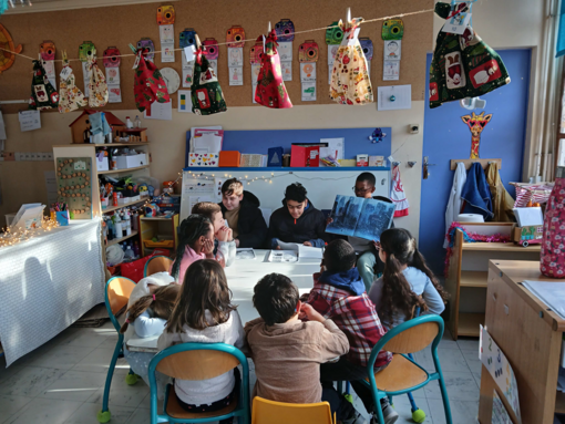 Les élèves à l'écoute